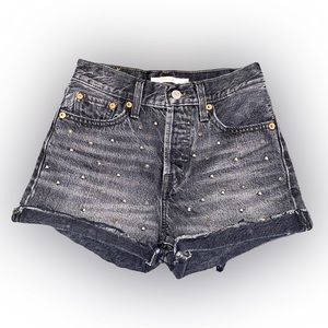 LEVI’S EMBELLISHED BLACK HIGH-RISE WEDGIE SHORTS // SIZE 24✨